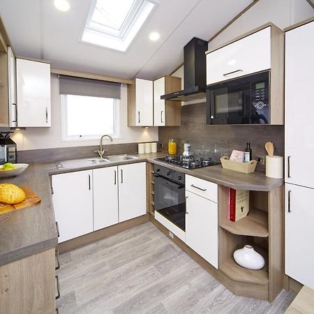 Lavender Lodge South Cerney Bagian luar foto