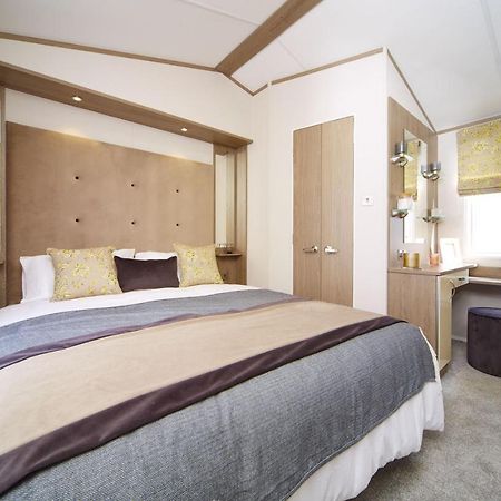 Lavender Lodge South Cerney Bagian luar foto