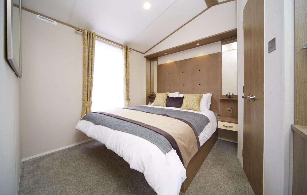 Lavender Lodge South Cerney Bagian luar foto